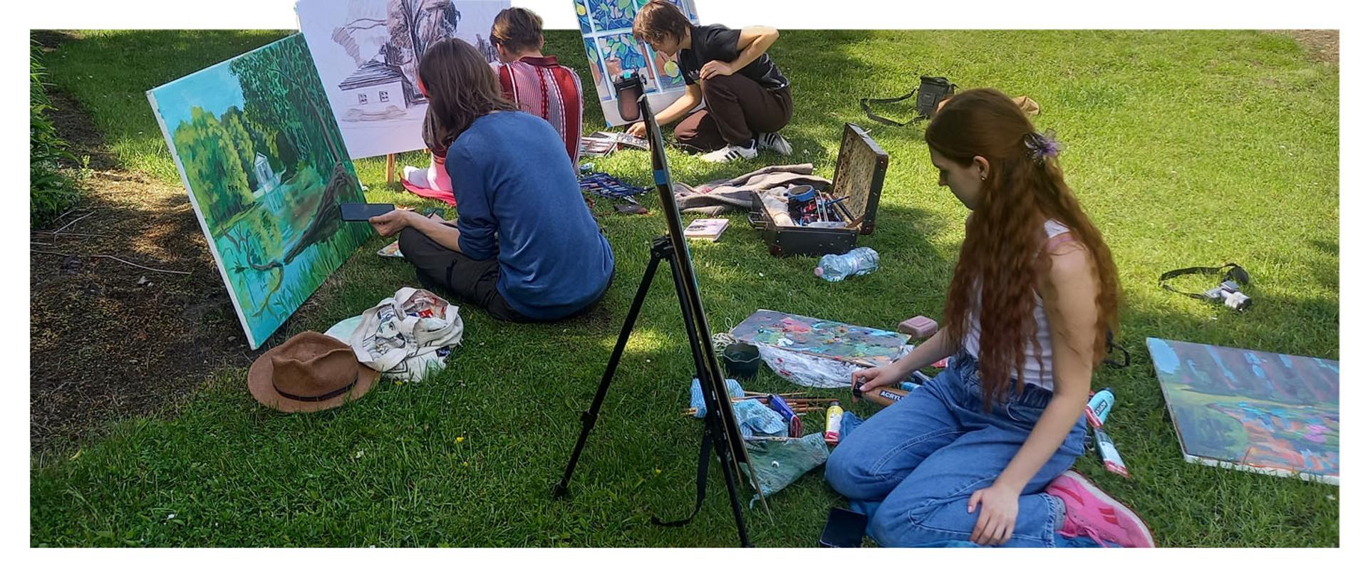 W dniach 25-28 maja klasa IV A, wraz z nauczycielem rysunku i malarstwa Panem Jerzym Mierzwiakiem oraz pod opieką Pani Anny Nasiadek oraz Pani Magdaleny Waczkowskiej udała się na plener malarski do Nieborowa.