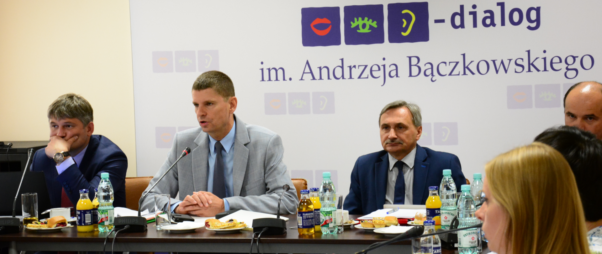 Podwyżki płac nauczycieli – rozmowy ze związkami zawodowymi 