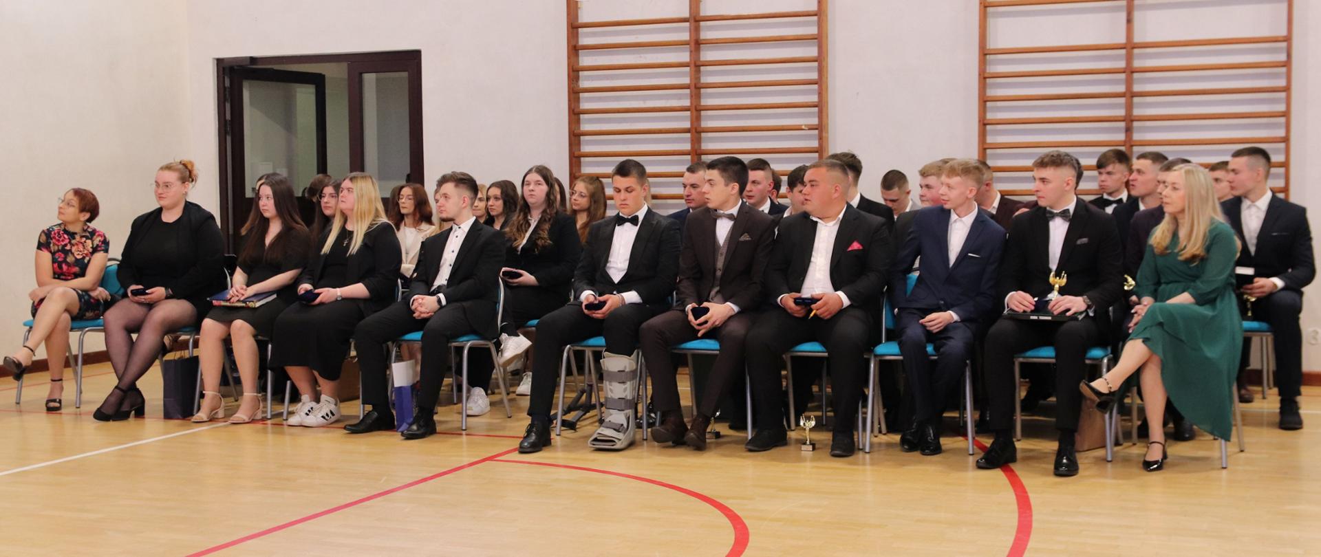 Zakończenie roku abiturientów ZS CKR w Starym Lubiejewie