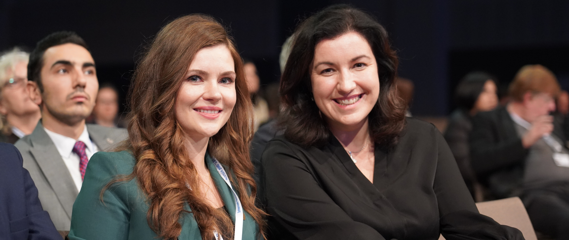 Minister Wanda Buk pozuje do wspólnego zdjęcia z niemiecką minister ds. cyfryzacji 