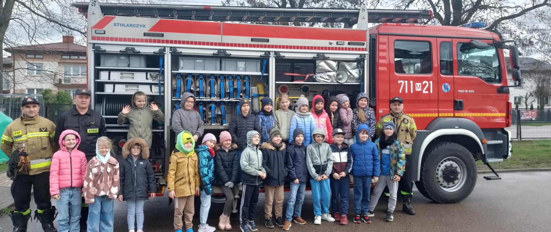 Pokaz udzielania pierwszej pomocy z okazji tygodnia zdrowia
w Szkole Podstawowej nr 1 w Żurominie
