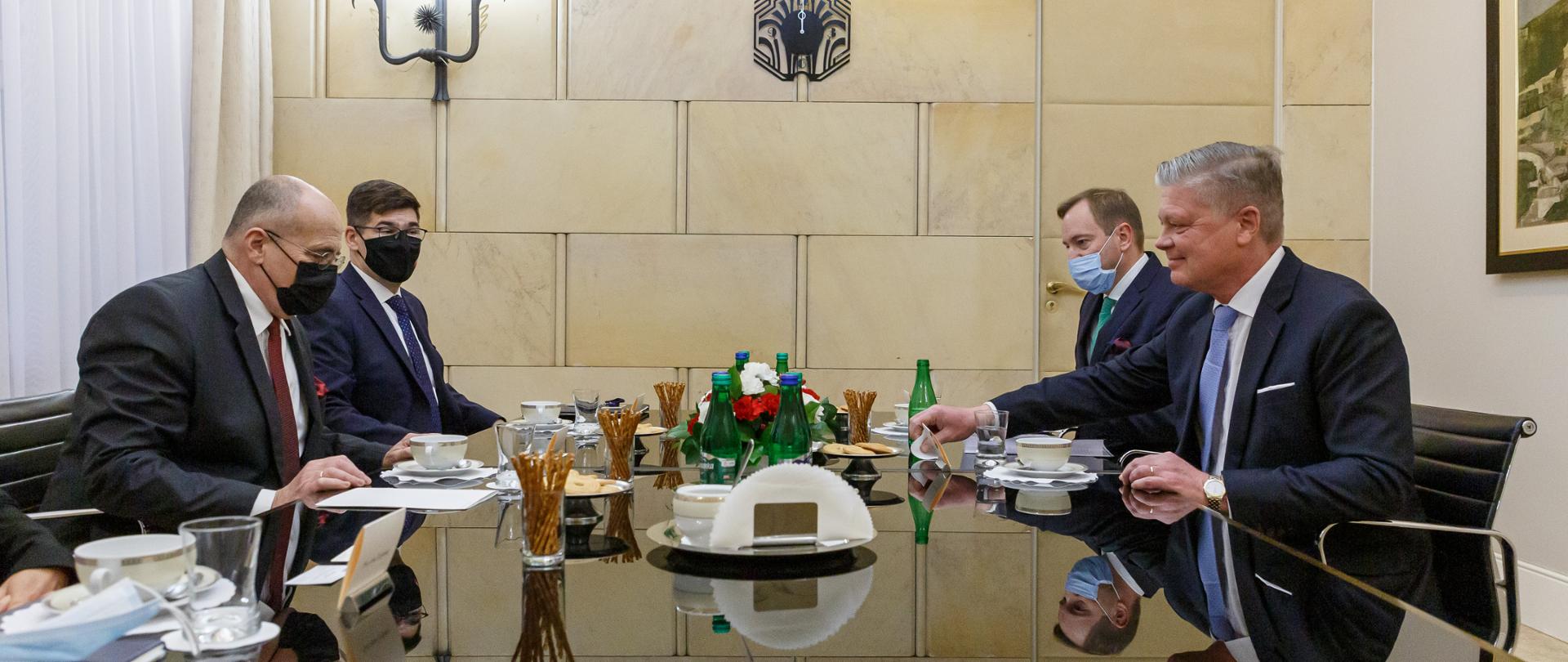 Szef polskiej dyplomacji spotkał się w Warszawie z Mikko Kinnunenem