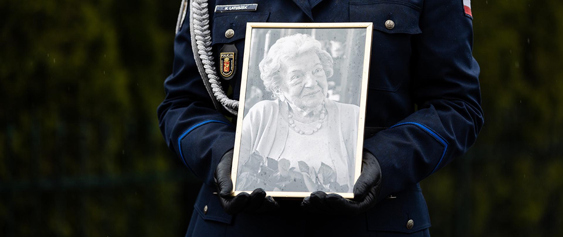 Minister Mariusz Kamiński wziął udział w uroczystościach pogrzebowych śp. Marii Czernek