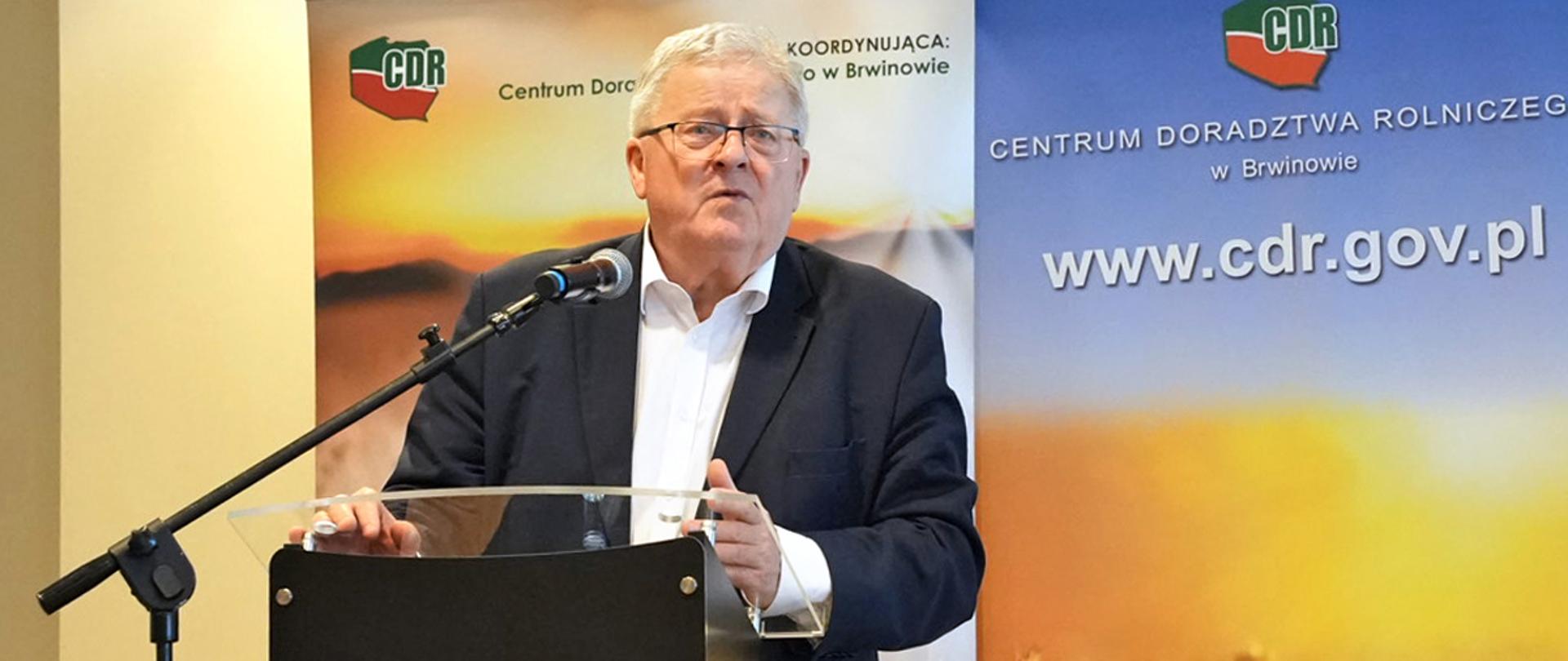 Minister rolnictwa i rozwoju wsi Czesław Siekierski 