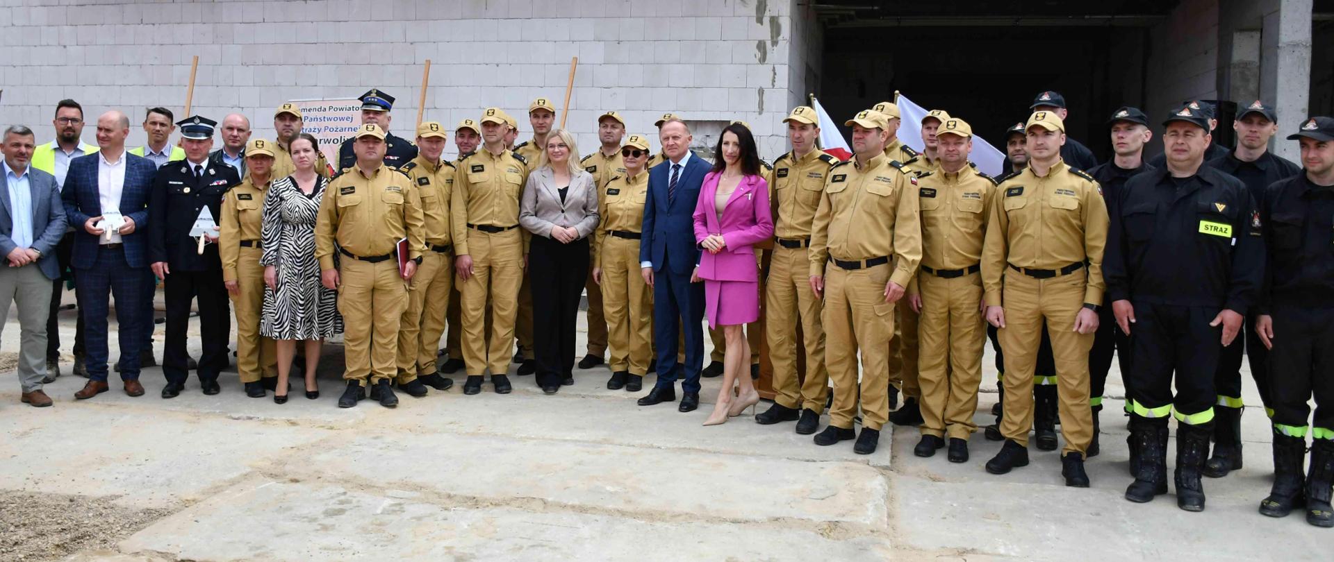 Podpisanie i wmurowanie aktu erekcyjnego pod budowę nowej siedziby Komendy Powiatowej Państwowej Straży Pożarnej oraz Jednostki Ratowniczo-Gaśniczej w Garwolinie