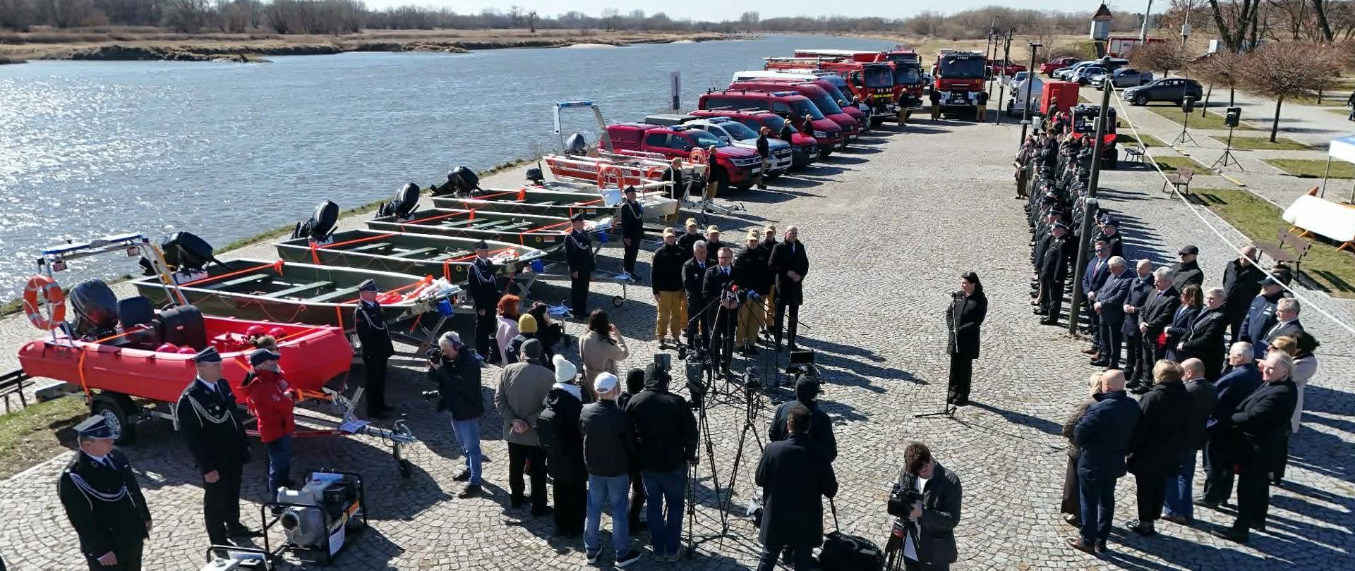 Sandomierz - sprzęt z Programu Ochrony Ludności i Obrony Cywilnej 