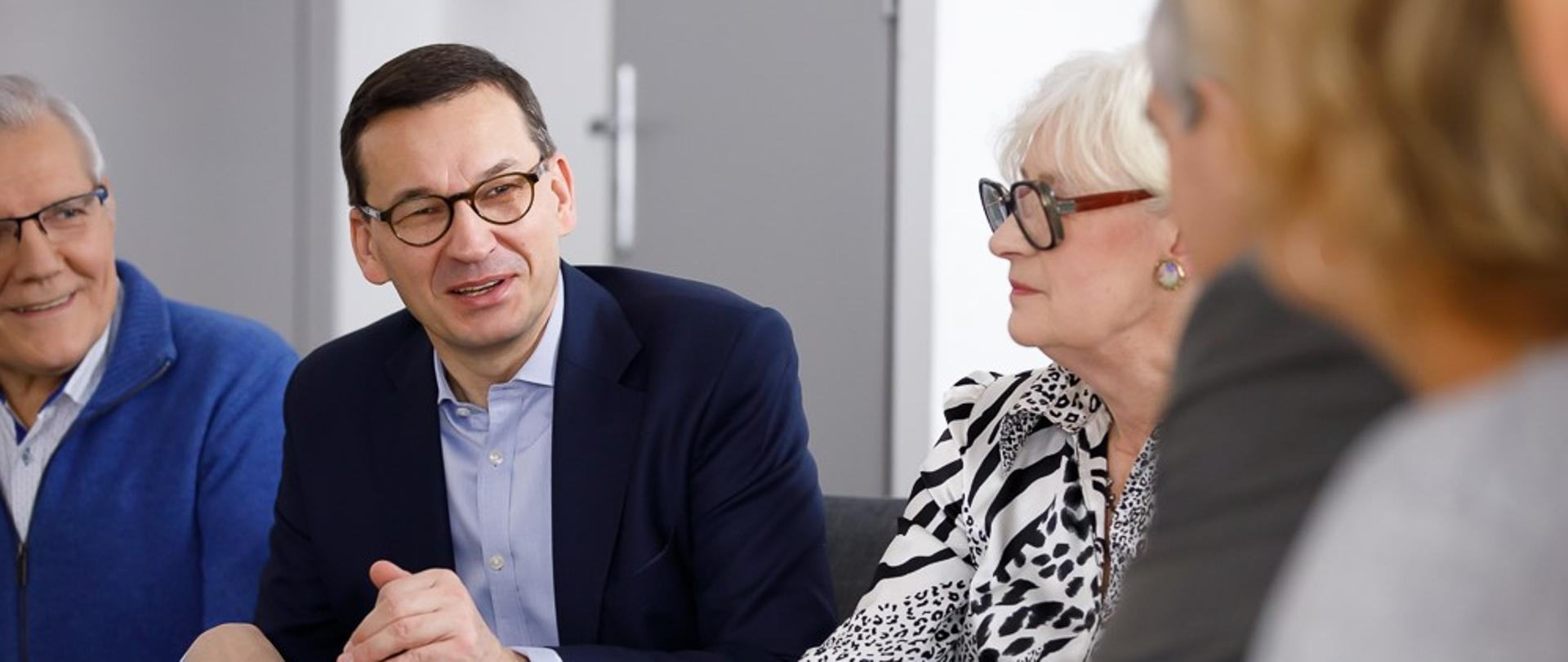 Premier z seniorami.