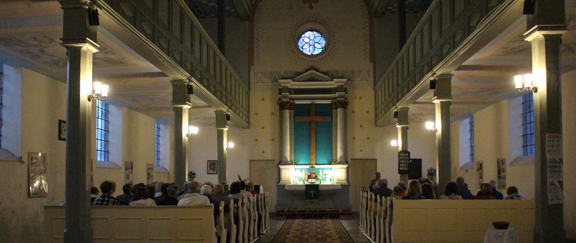 zdjęcie przedstawiające wnętrze kościoła Ewangelicko -Augsburskiego w Kole