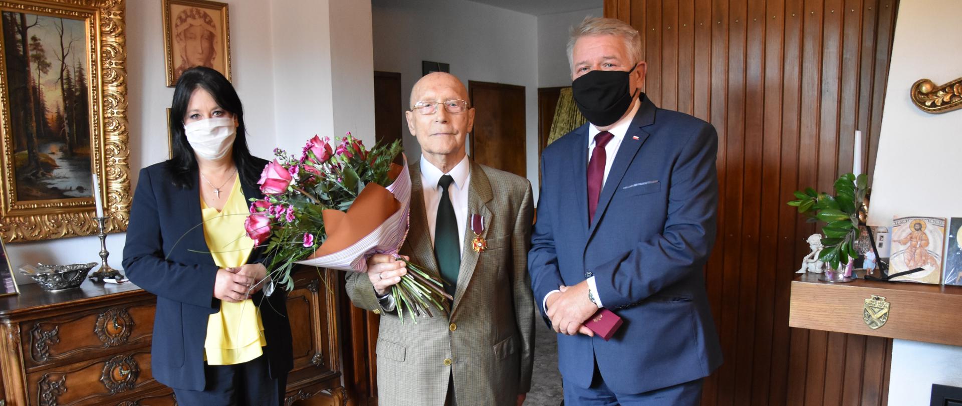 Wręczenie Złotego Krzyża Zasługi Panu Januszowi Śliżewskiemu 