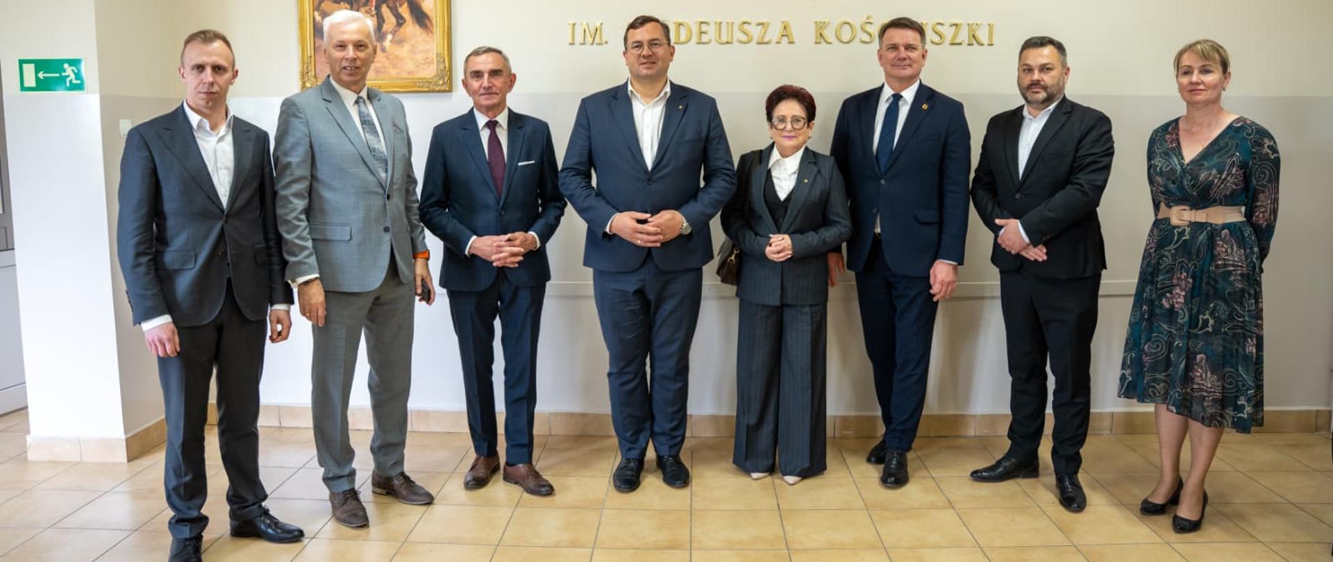 Zdjęcie grupowe w szkole