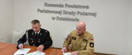Podpisanie umów na szkolenie przygotowujące na kat. "C" prawa jazdy dla strażaków OSP z powiatu działdowskiego