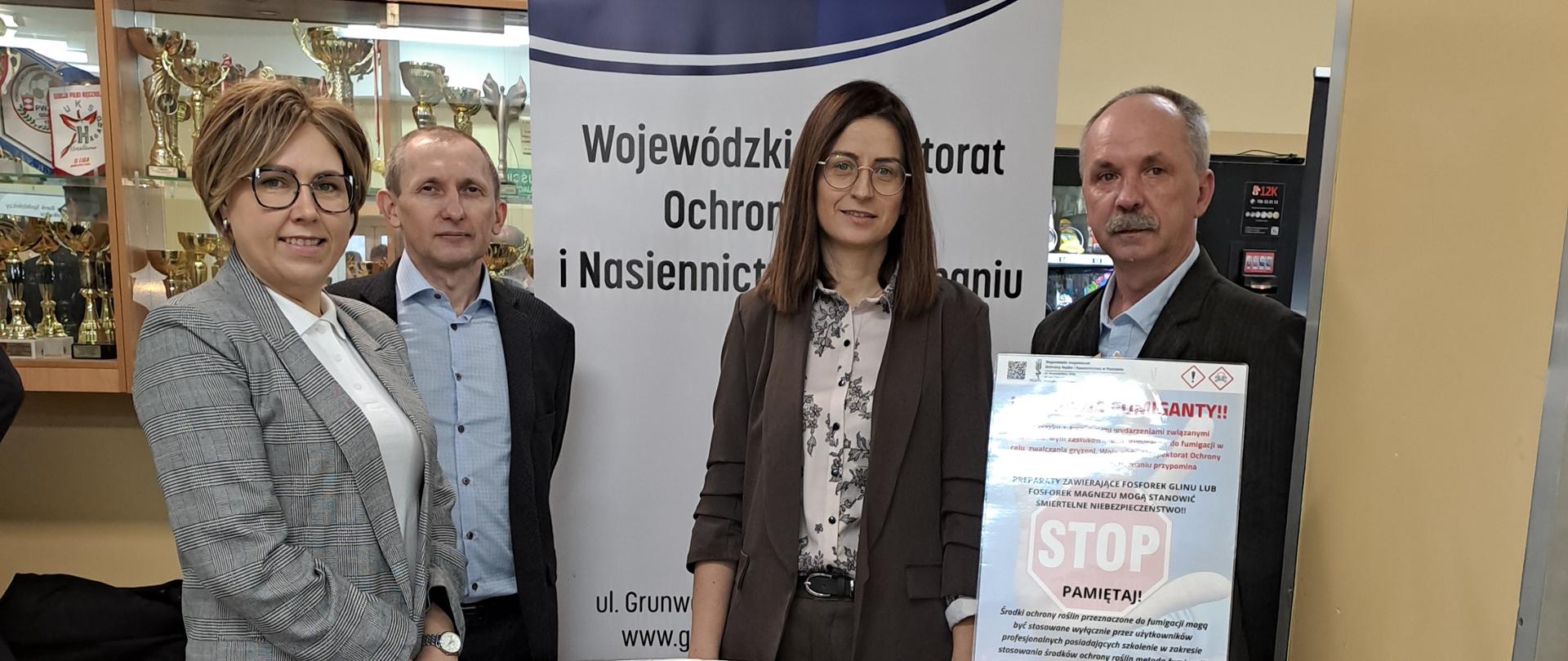 Wielkopolskie Forum Rolnicze powiatu słupeckiego - stoisko WIORiN w Poznaniu obsługiwane przez Inspektorów z Oddziału w Słupcy