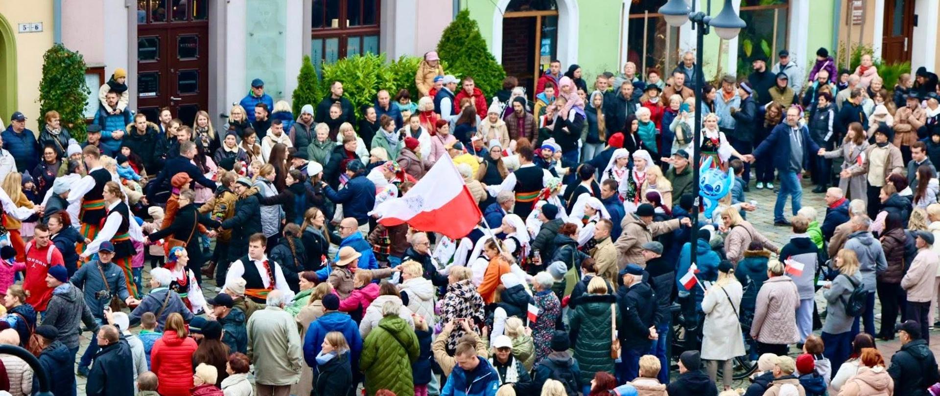 Piknik Niepodległościowy z okazji 107. Rocznicy Odzyskania przez Polskę Niepodległości na Rynku w Opolu!