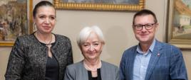 Od lewej: poseł na Sejm RP Małgorzata Niemczyk, wojewoda łódzki Dorota Ryl oraz senator RP Artur Dunin 