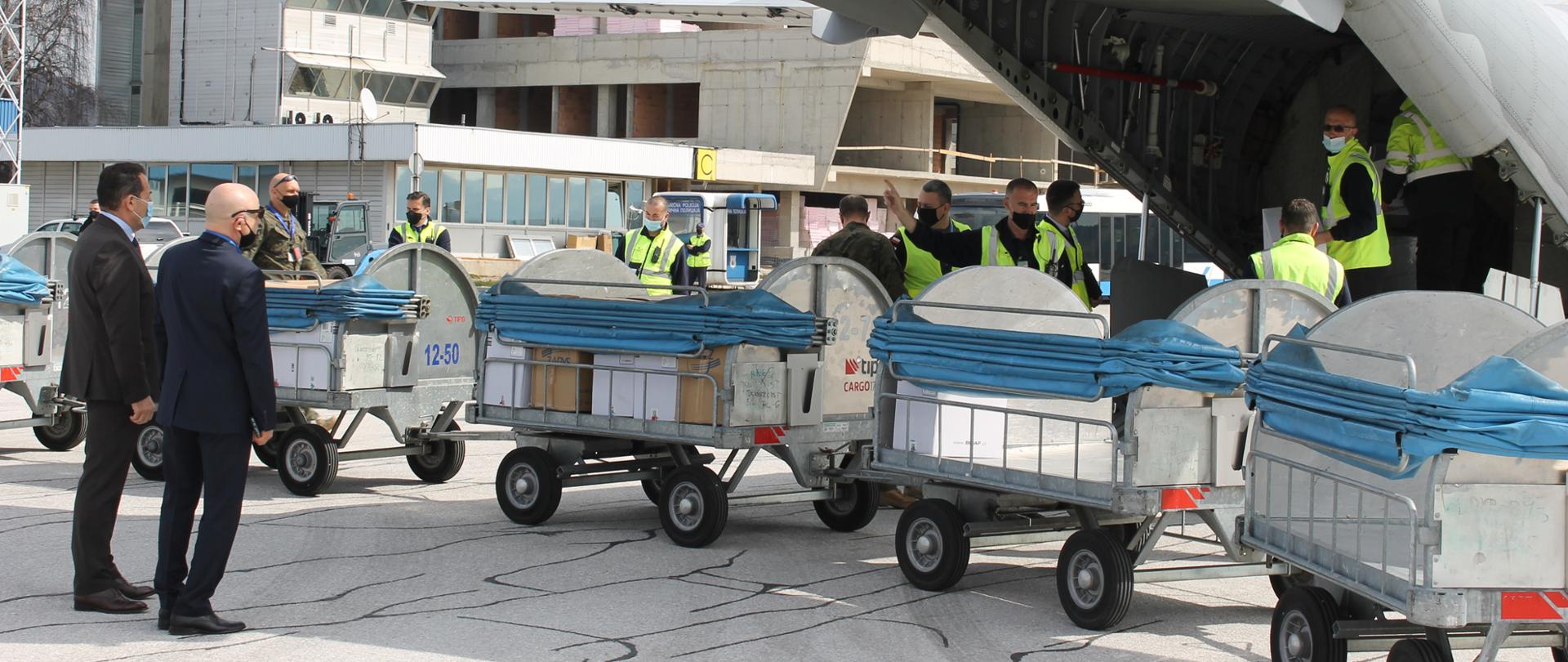 polska pomoc, Selmo Cikotić, Jarosław Lindenberg