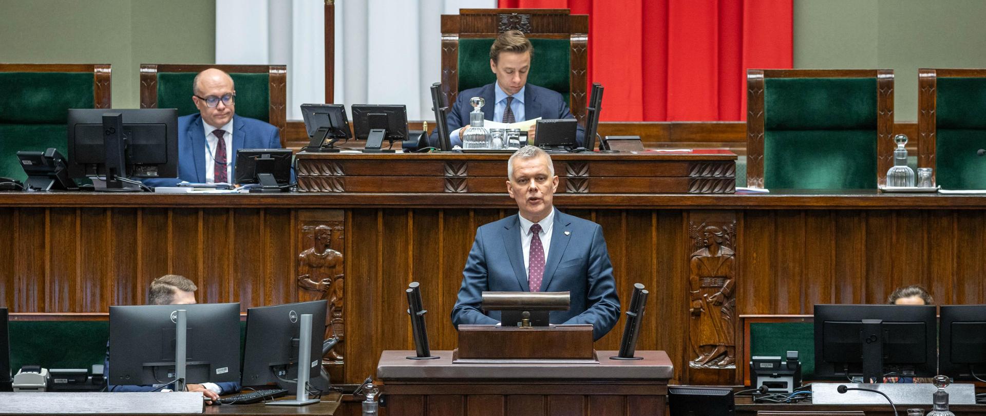 Minister Tomasz Siemoniak w Sejmie