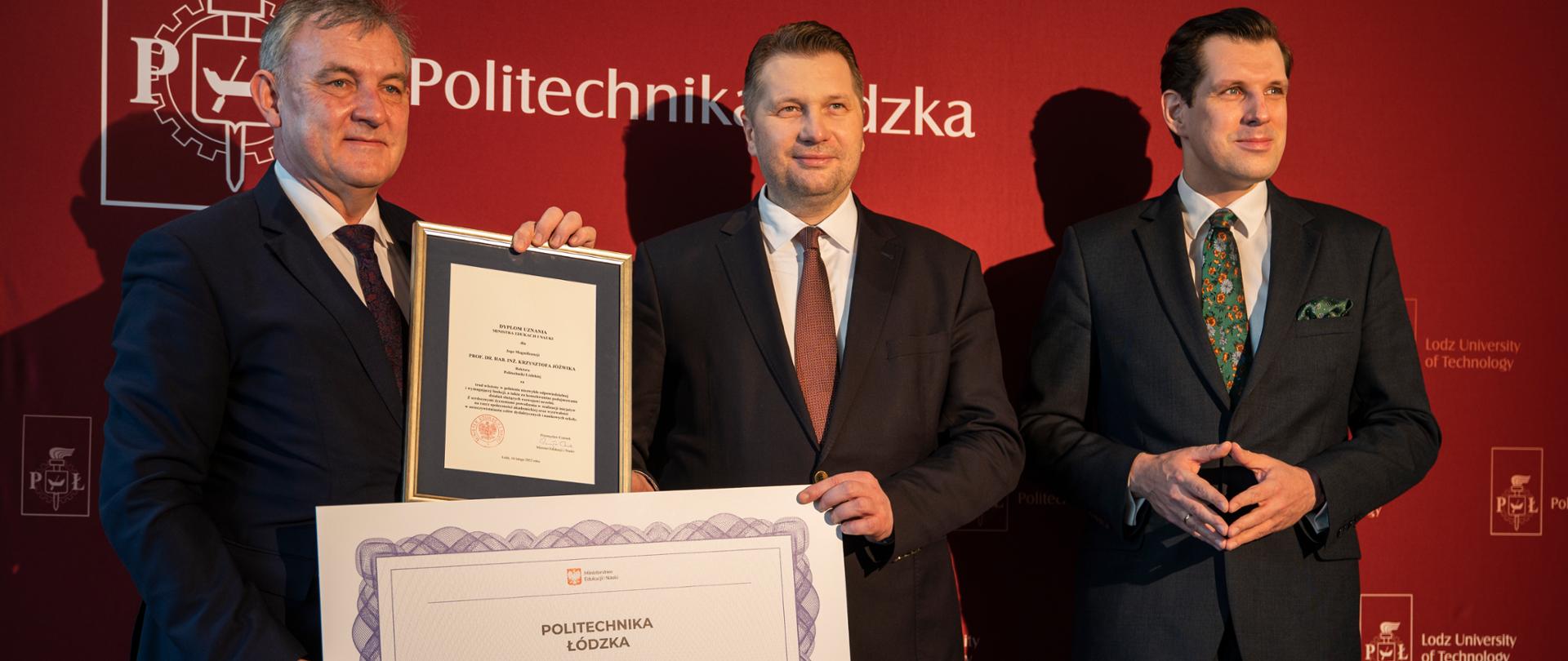 Przekazanie czeku na 10 500 000 zł Politechnice Łódzkiej