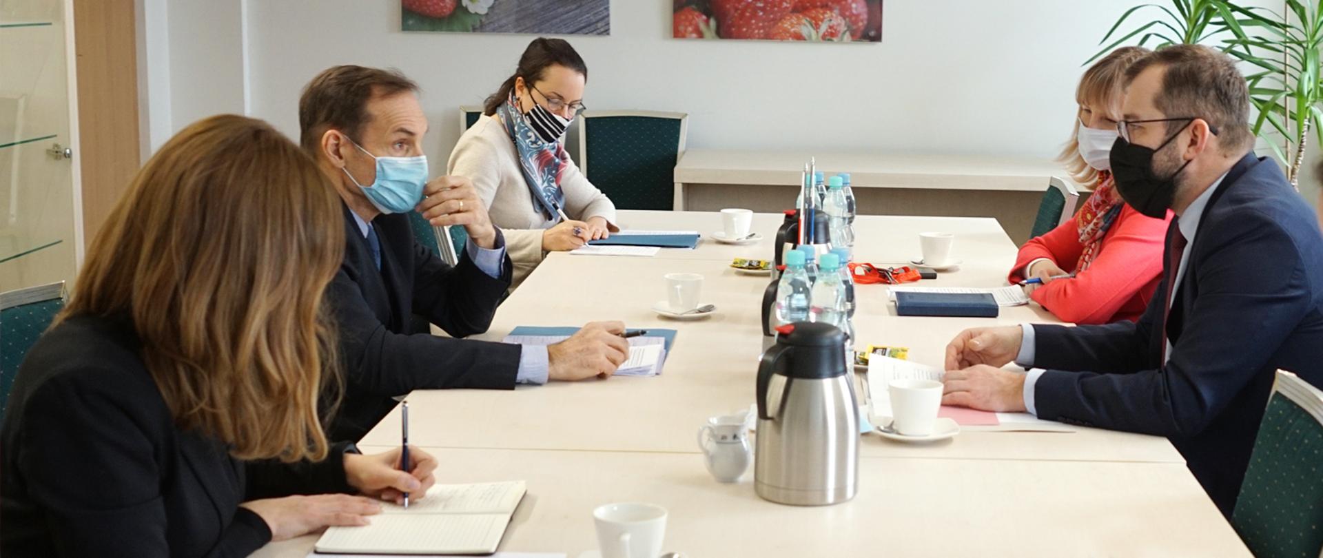 Minister Grzegorz Puda during his meeting with the Ambassador of the French Republic to Poland Frédéric Billet