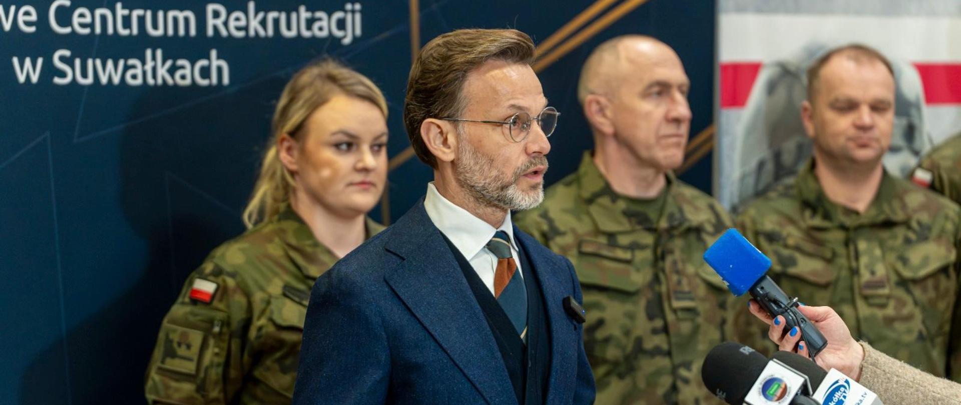 Kwalifikacja wojskowa 2026 w województwie podlaskim dotyczy ponad 8 tysięcy osób, głównie z rocznika 2007.