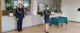 Komendant Miejski odbiera ślubowanie strażaka na JRG 1