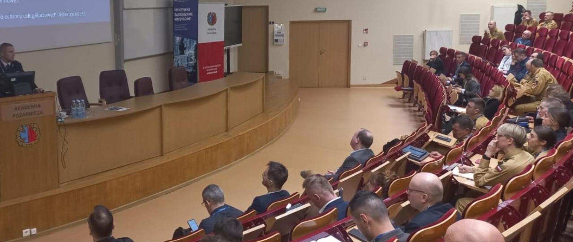 Aula wykładowa Akademii Pożarniczej w czasie wykładów