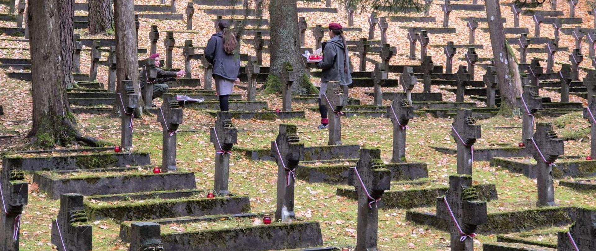 CMENTARZ NA ANTOKOLU 