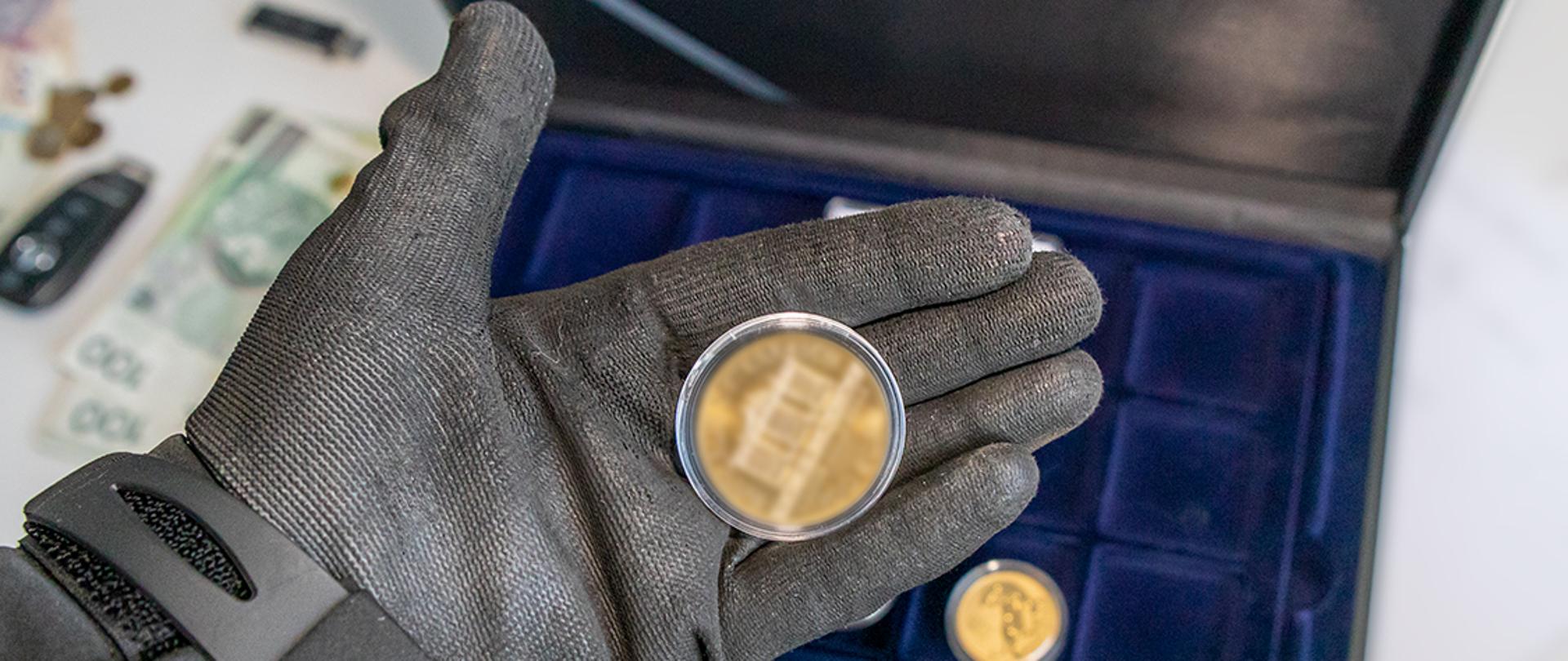 Uderzenie Lubelskiego pionu PZ PK w grupę przestępczą przemycającą narkotyki w przesyłkach kurierskich do USA 