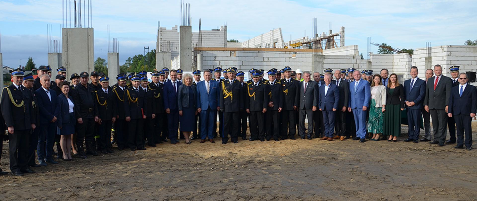 Podpisanie aktu erekcyjnego pod nowy budynek Komendy Powiatowej PSP w Węgrowie