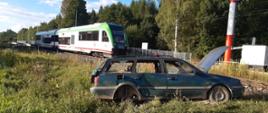 Zderzenie się autobusu szynowego z samochodem osobowym