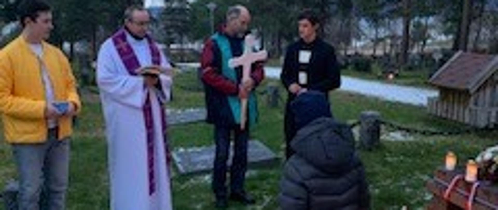 wierni, dzieci, ksiądz