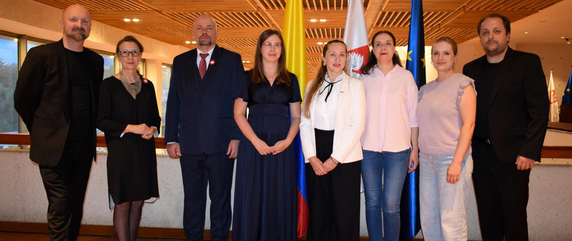 Członkowie Korpusu Dyplomatycznego Ambasady RP wraz z członkami Kwartetu Smyczkowego Meccore