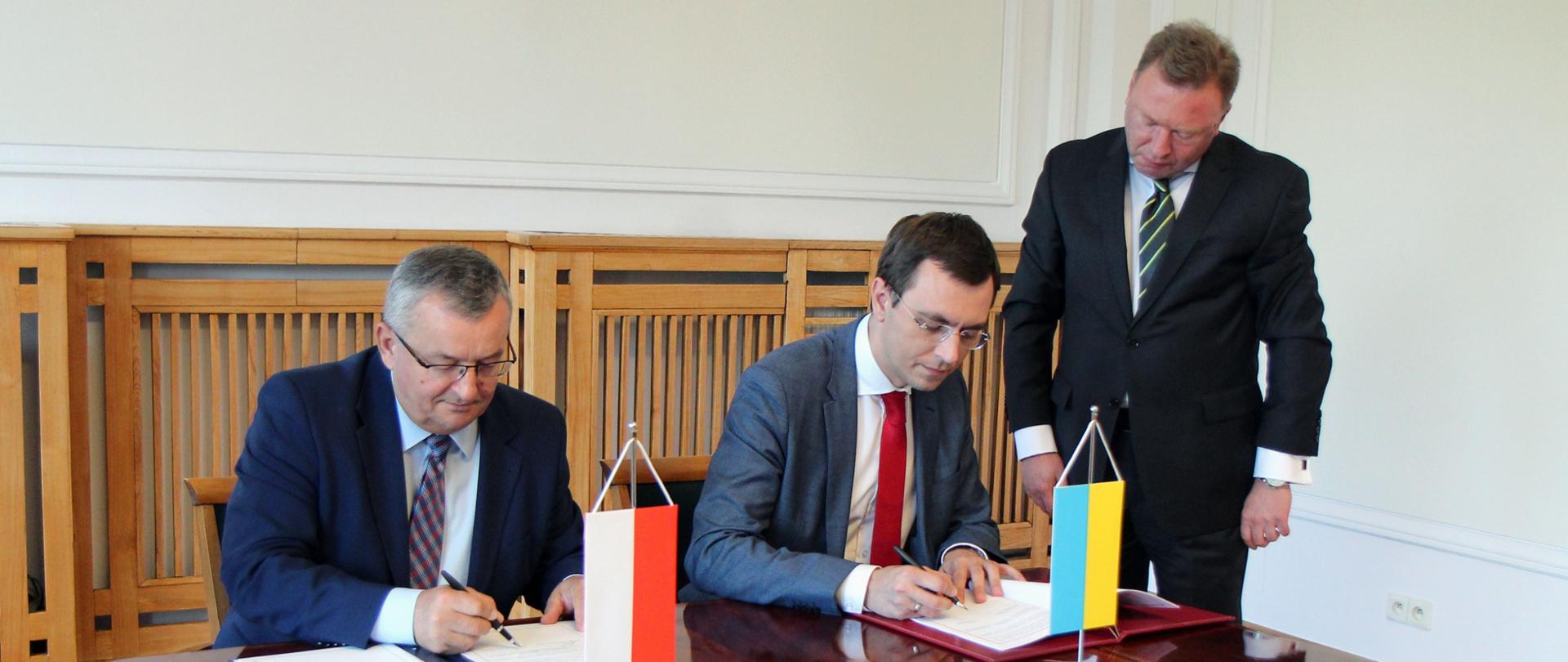 Podpisanie umowy o utrzymaniu mostów na granicy Polski i Ukrainy
