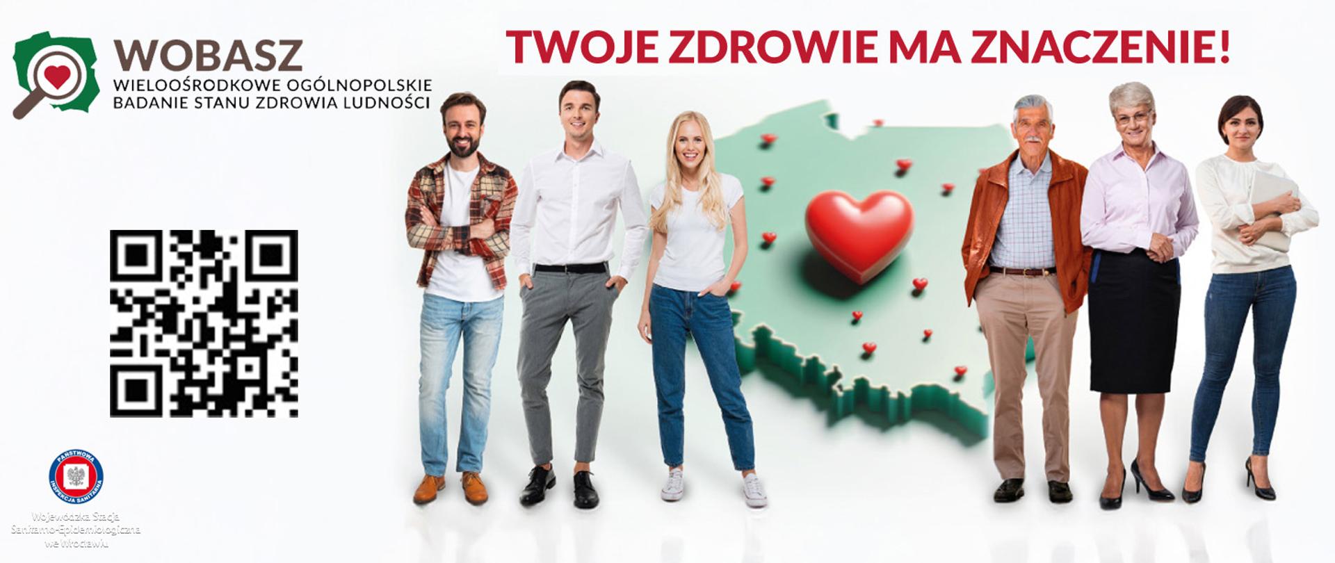 Grupa osób stojąca na tle grafiki przypominającej obrys Polski z zaznaczonymi czerwonymi serduszkami ośrodkami miejskimi