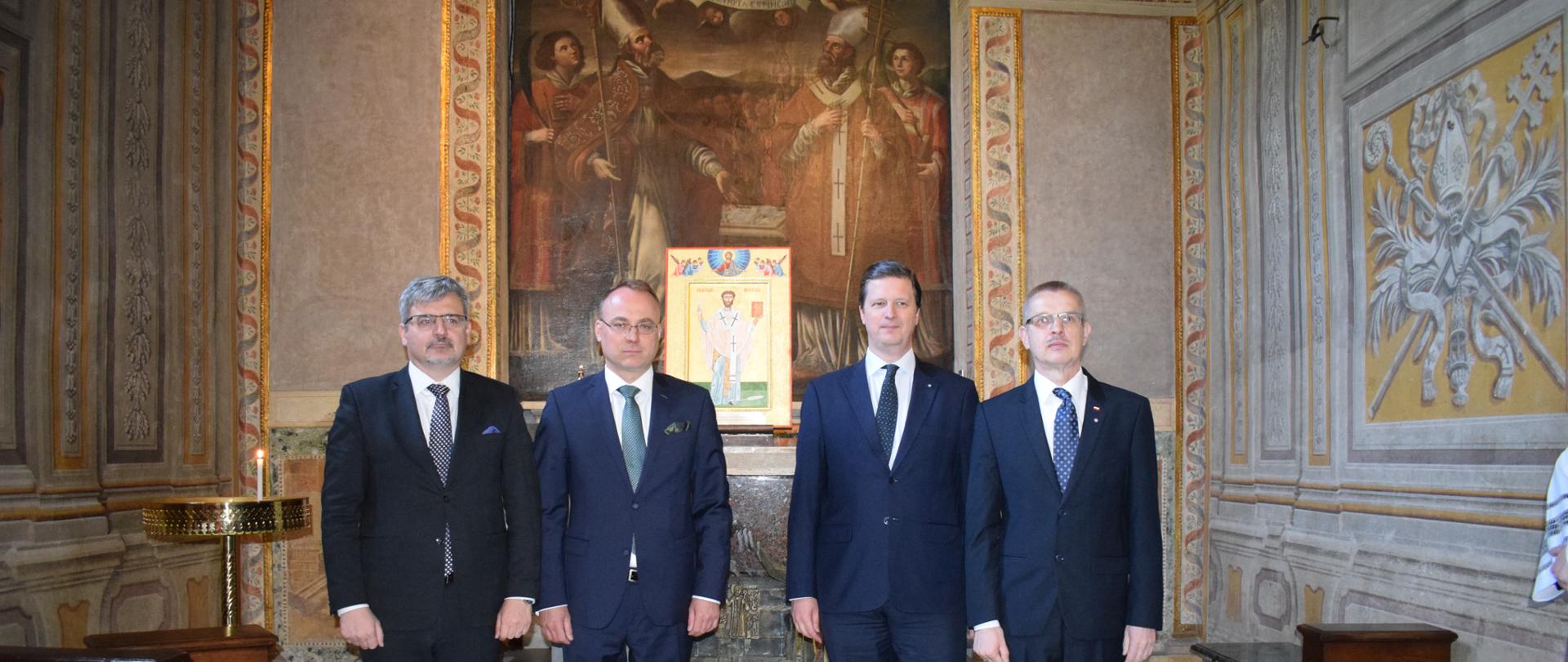 La Santa Messa del Gruppo di Visegrád nella Basilica di San Bartolomeo
