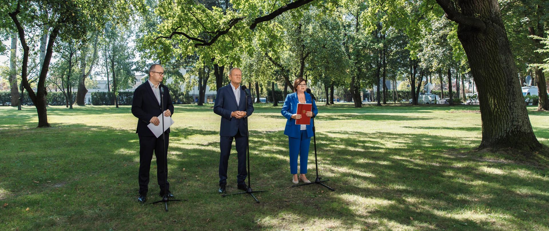 Premier Donald Tusk, Minister Zdrowia Izabela Leszczyna, Minister Sprawiedliwości Adam Bodnar podczas konferencji prasowej w KPRM.