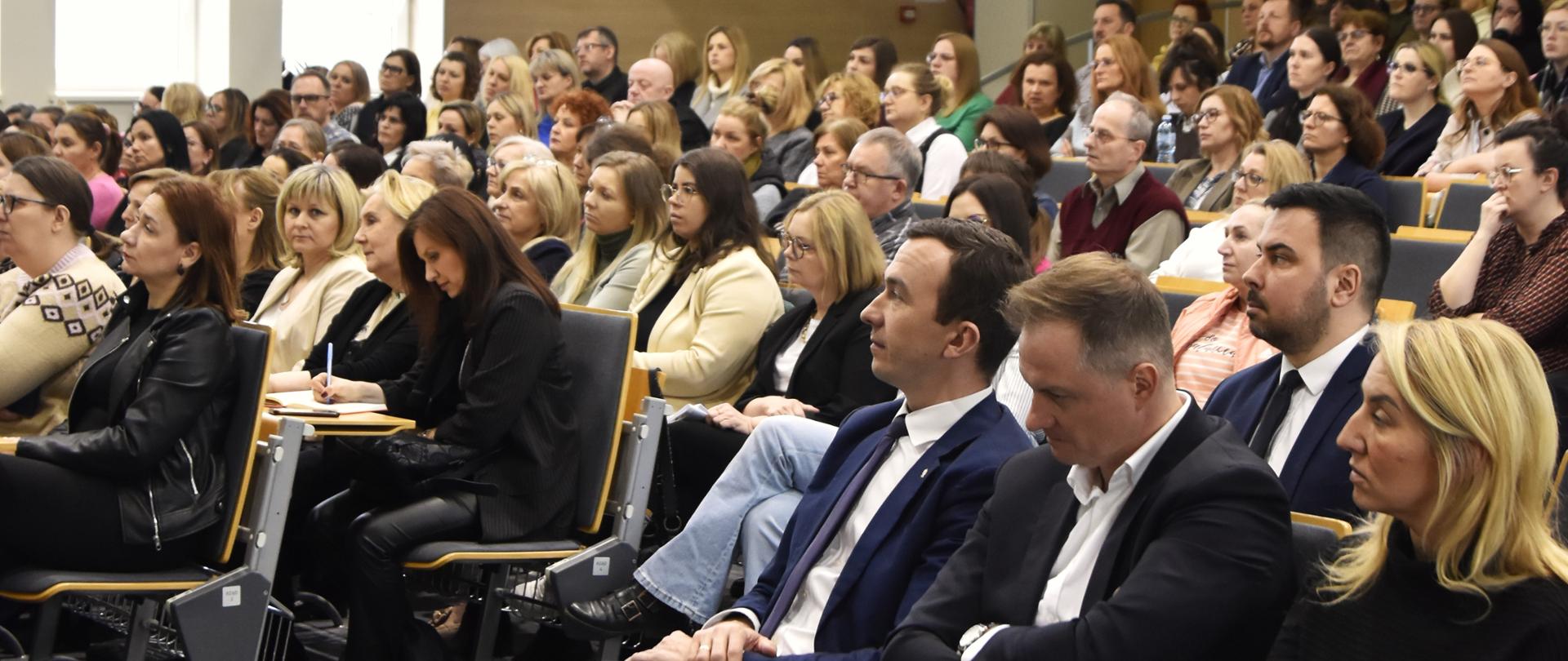 O więziach, stylach przywiązania dziecka oraz o FASD rozmawiano na konferencji w #WMUW,