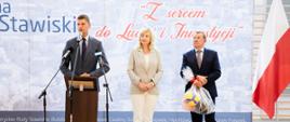 Wiceminister Dariusz Piontkowski uczestniczył w otwarciu hali sportowej w gminie Stawiski 