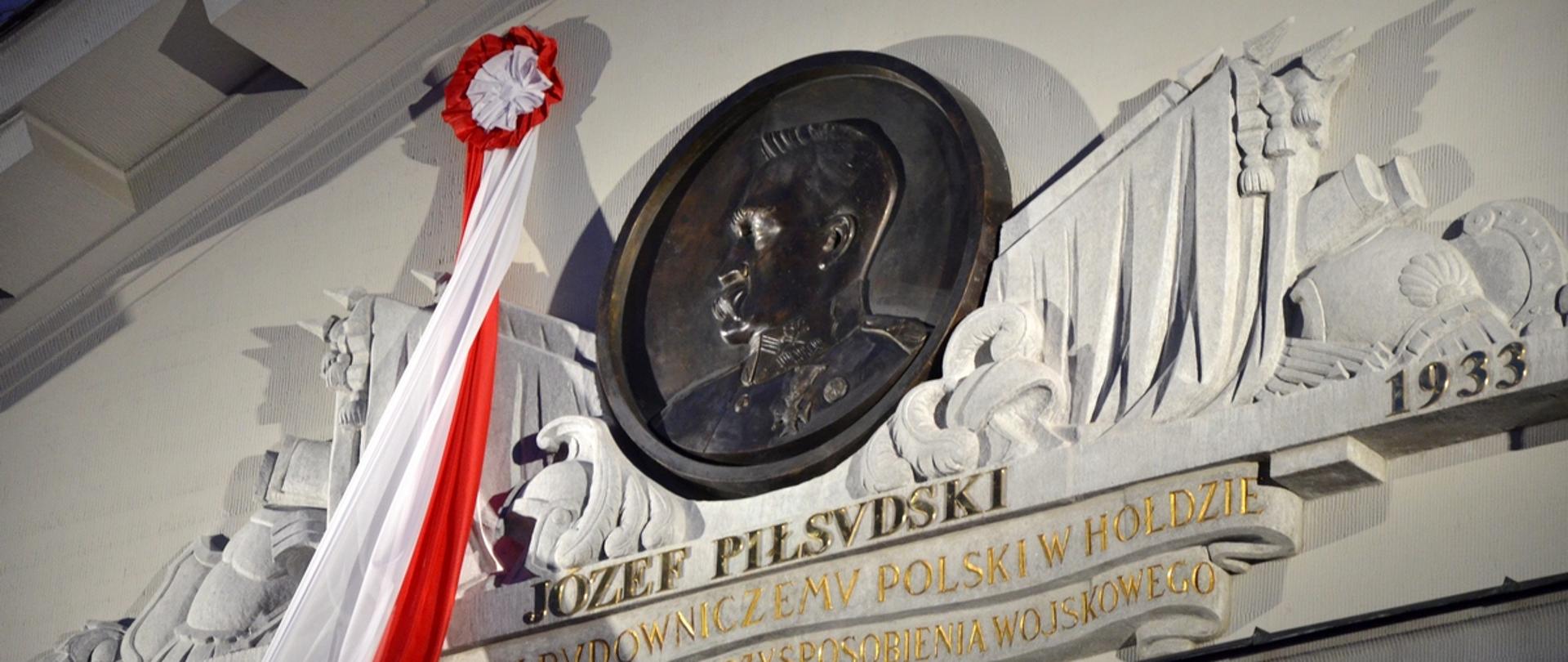 Odsłonięcie płaskorzeźby z podobizną marszałka J. Piłsudzkiego 