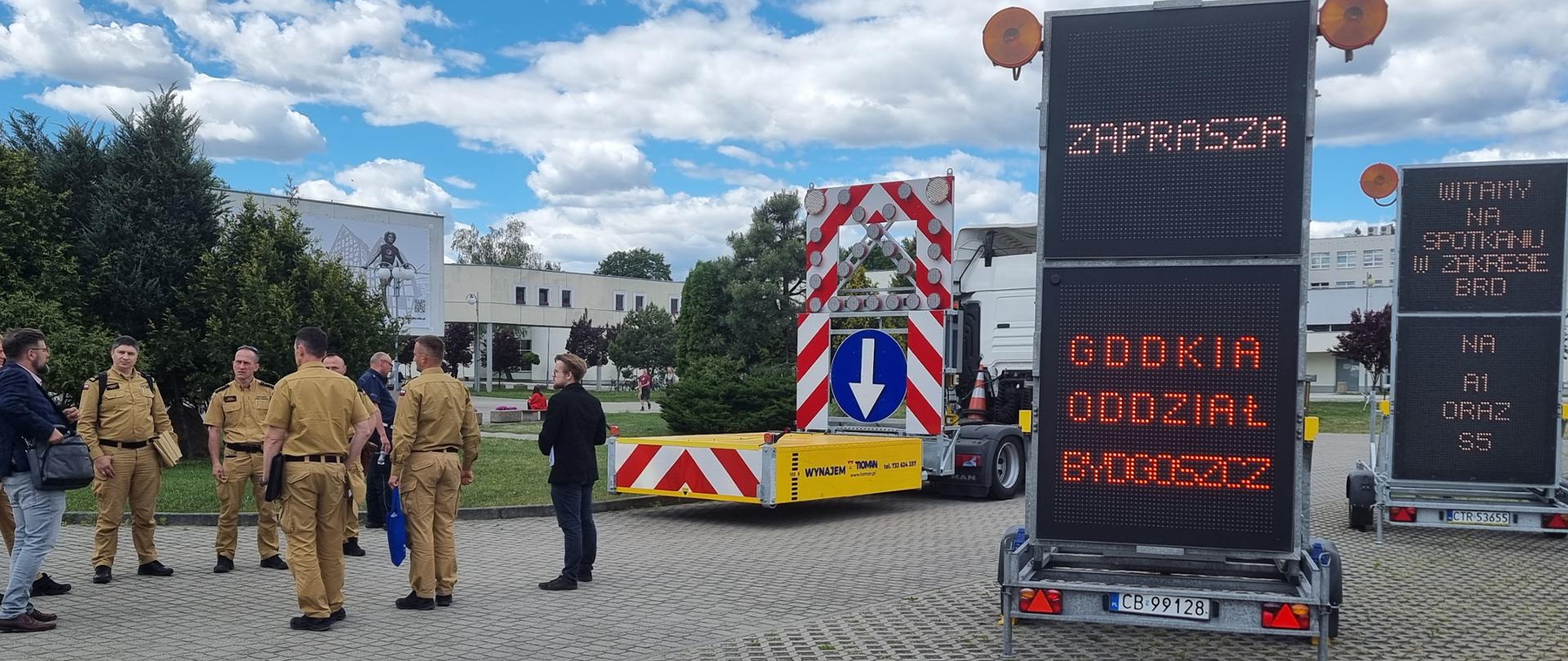 Spotkanie ze służbami
