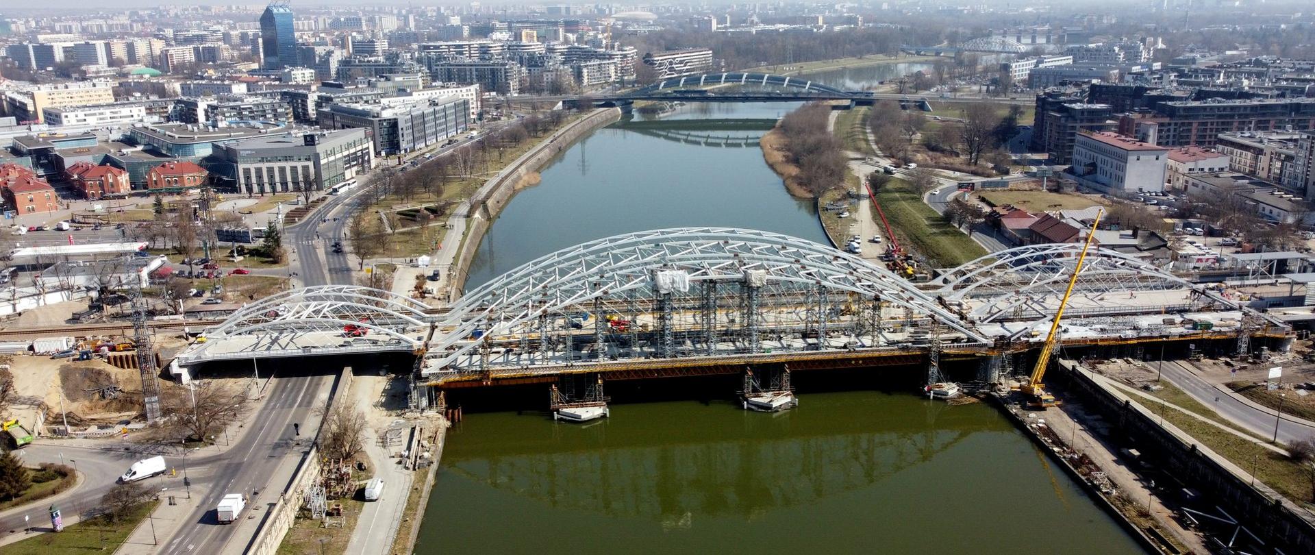 Nowy most kolejowy w Krakowie usprawni podróże pociągiem w regionie