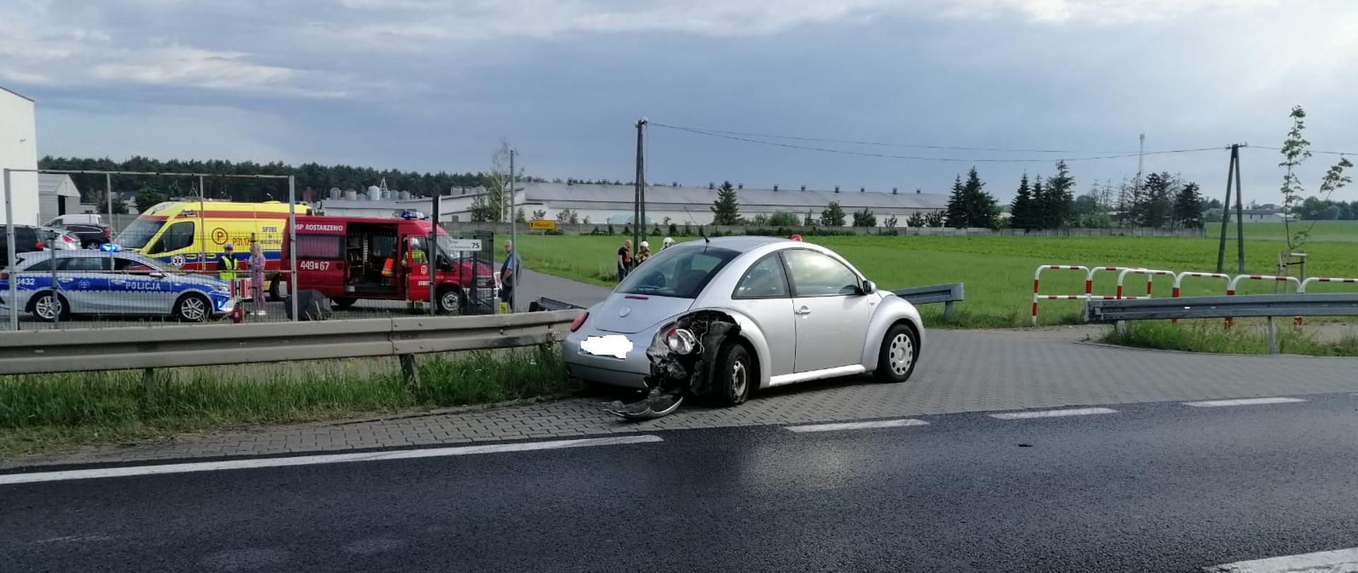 Kolizja autobusu i osobówki w Rostarzewie