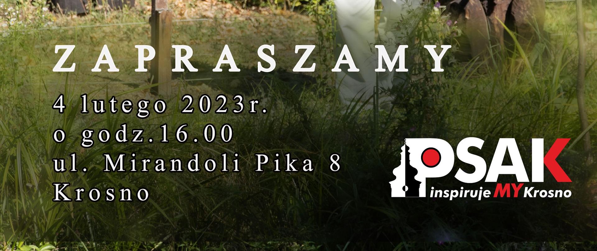  Plakat informujący o spotkaniu z artystą rzeźbiarzem Janem Stachyrakiem. Na plakacie z boku jest postać artysty opartego o drewnianą rzeźbę, obok drewniana kapliczka. N górze jest napis Jan Stachyrak przygoda z drewnem. Na dole termin i miejsce spotkania 4 lutego 2023 r. w Studium. 