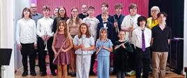 Galeria 15 zdjęć z koncertu uczniów klasy fletu i perkusji, który odbył się 22 maja w sali koncertowej PSM I st. w Kłodzku. Fotografie przedstawiają młodych muzyków podczas występów solowych i zespołowych oraz wyjątkową atmosferę wydarzenia.
