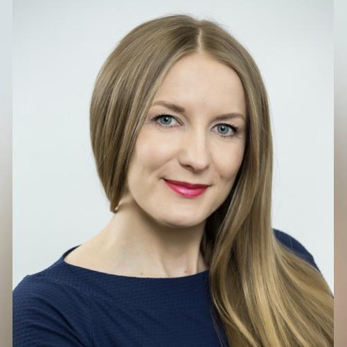 Elegancko ubrana kobieta