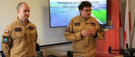 Szkolenie dla pilotów bezzałogowych statków powietrznych prowadzone przez funkcjonariuszy KW PSP w Białymstoku - strażacy prowadzą szkolenie dla przyszłych pilotów dronów