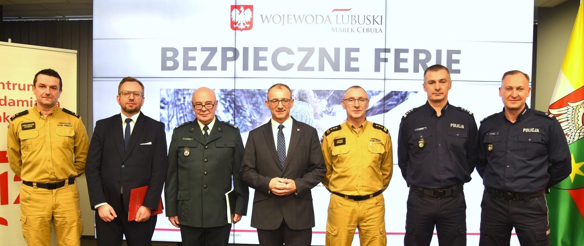 Wojewoda Marek Cebula z przedstawicielami lubuskich służb - Bezpieczne ferie 2024