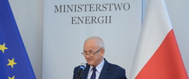 Minister energii Krzysztof Tchórzewski podczas konferencji prasowej