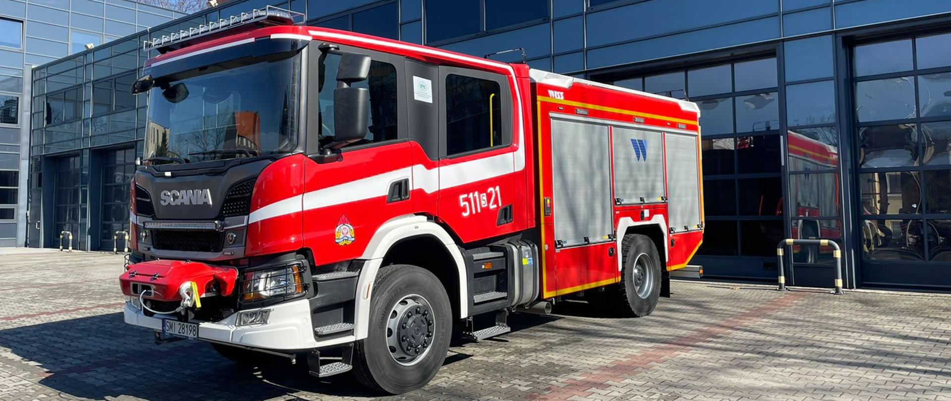 samochód ratowniczo-gaśniczy na podwoziu SCANIA P360 GBA 3/27/4,8