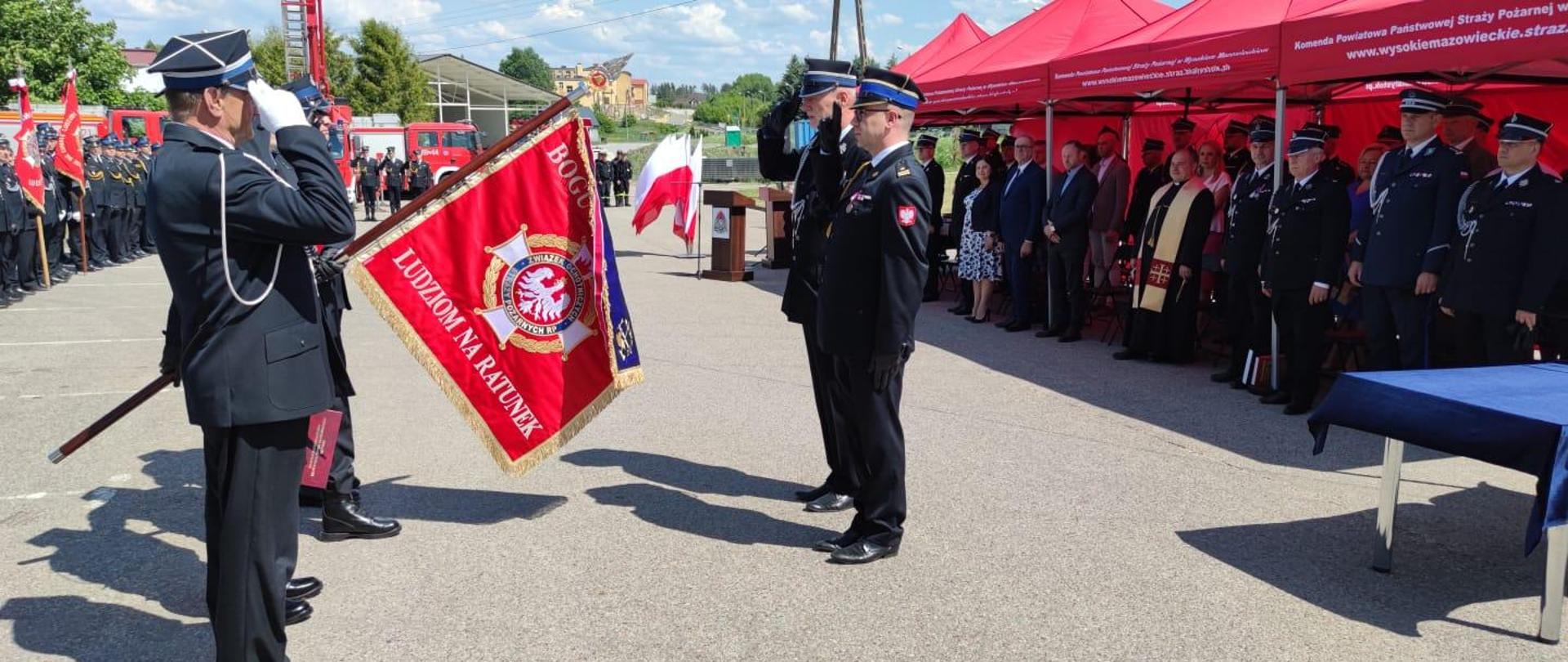 Uroczystość z okazji Powiatowych Obchodów Dnia Strażaka, połączona ze 100-leciem jednostki Ochotniczej Straży Pożarnej w Kuleszach Kościelnych. W dalszej części ceremonii odbyło się wręczenie nowego sztandaru dla jednostki Ochotniczej Straży Pożarnej w Kuleszach Kościelnych z okazji 100- lecia jednostki.