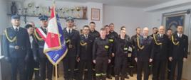 Zdjęcie przedstawia funkcjonariuszy na uroczystej zbiórce z okazji ślubowania.